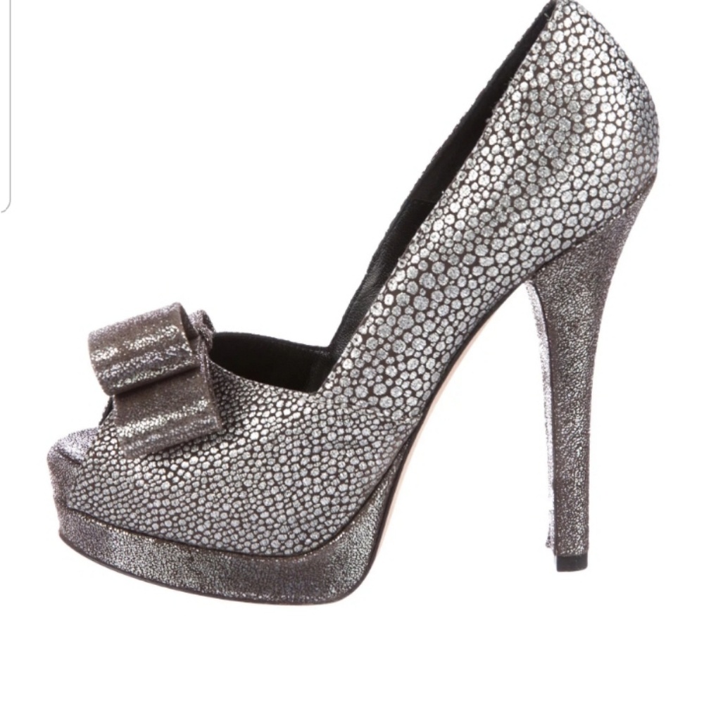 Fendi Peep-toe pumps